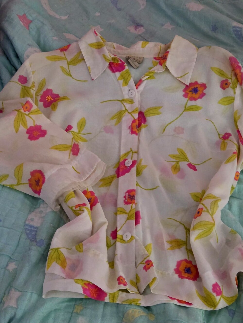 Women's White Floral Button-Up Shirt - Lightweight Long Sleeve Top